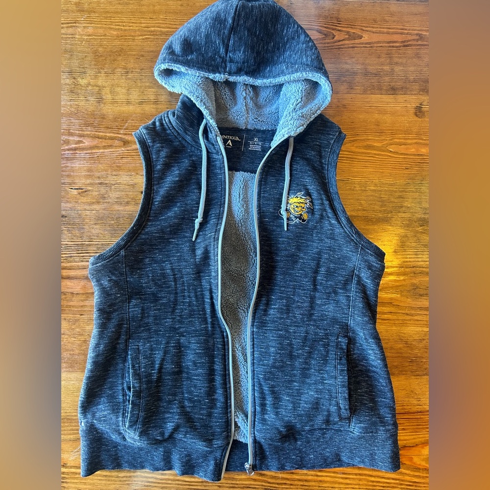 Wichita State WSU Shockers Warm Teddy‎ Hooded Vest XL